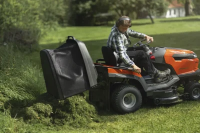 my-025811 Градински трактор Husqvarna TC 220T
